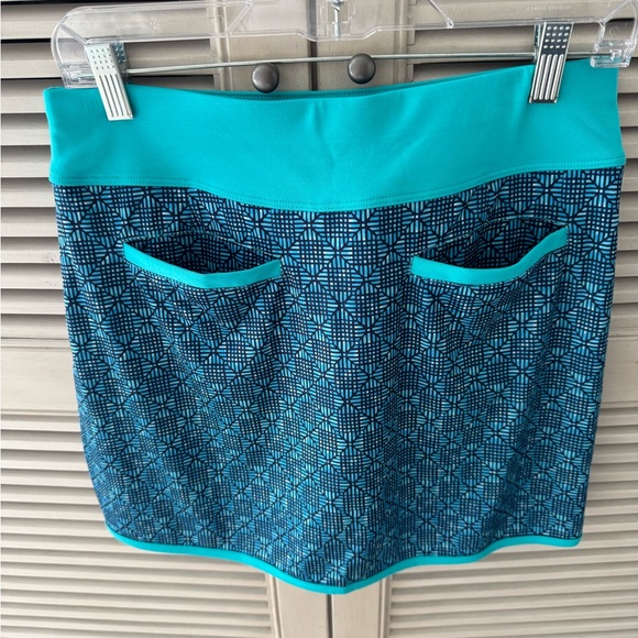 Navy and aqua PGA skirt - Picture 2 of 4